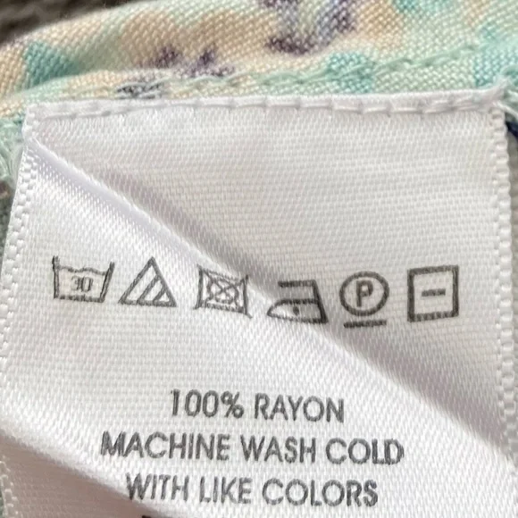 Kimchi Blue - SMALL- A-Line Skirt with Floral Pattern Urban Outfitters Zip Rayon - Picture 8 of 9